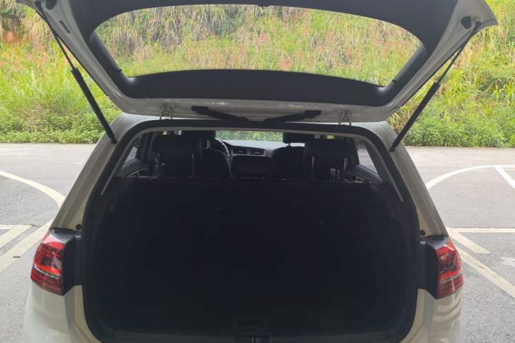 Used Volkswagen Golf 2016 230TSI Automatic Comfort Version Trunk