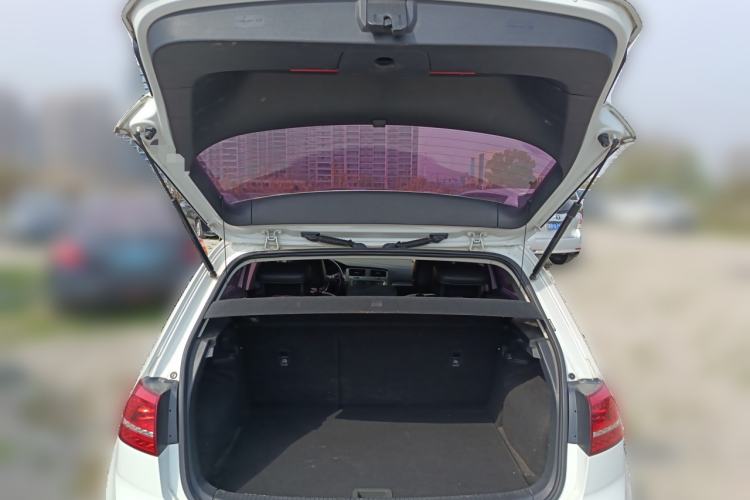 Used Volkswagen Golf 2016 230TSI Automatic Luxury Version Trunk