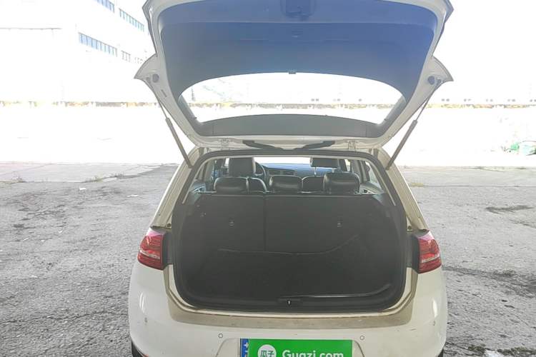 Used Volkswagen Golf 2016 230TSI Automatic Comfort Version Trunk