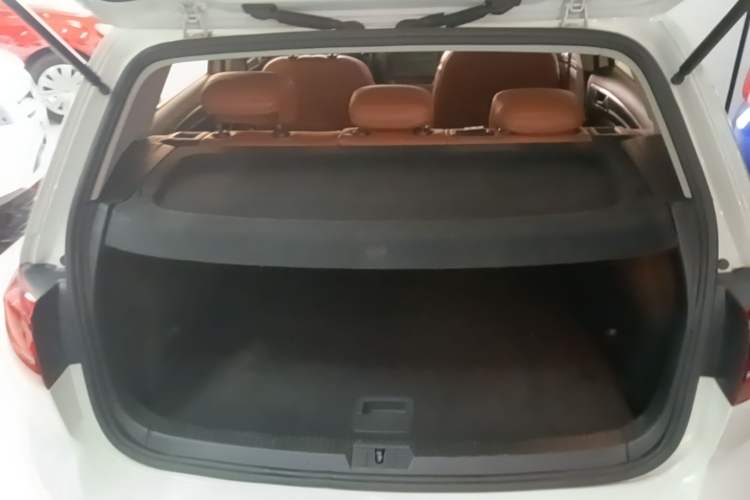 Used Volkswagen Golf 2016 1.6L Automatic Comfort Model Trunk