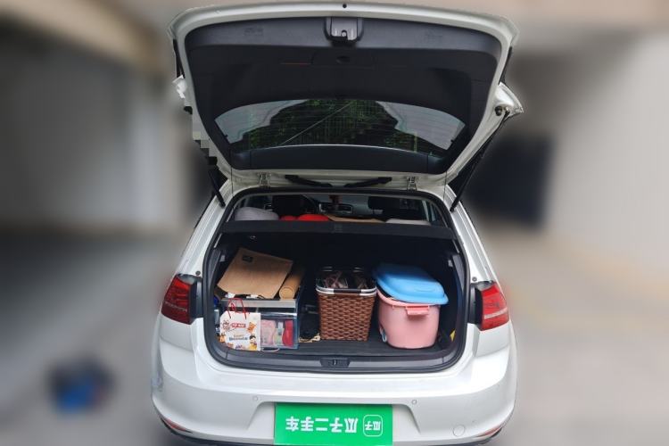 Used Volkswagen Golf 2016 230TSI Automatic Luxury Version Trunk
