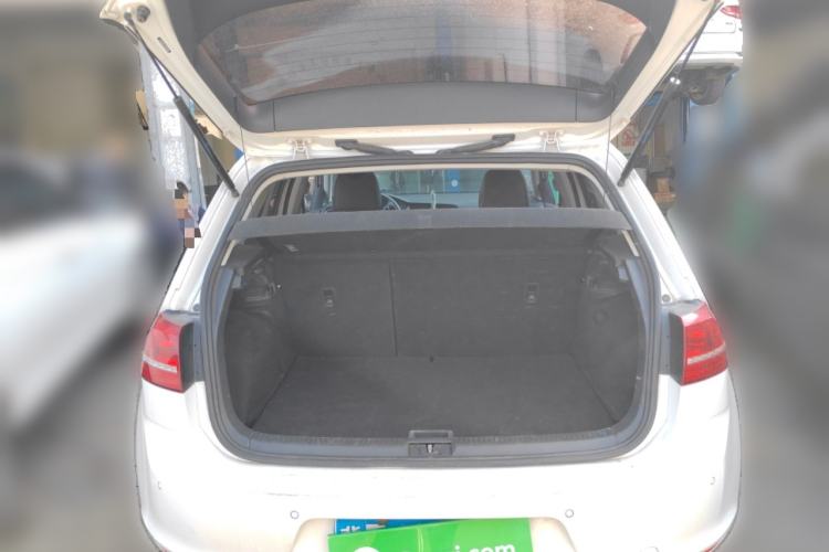 Used Volkswagen Golf 2016 1.6L Automatic Comfort Model Trunk