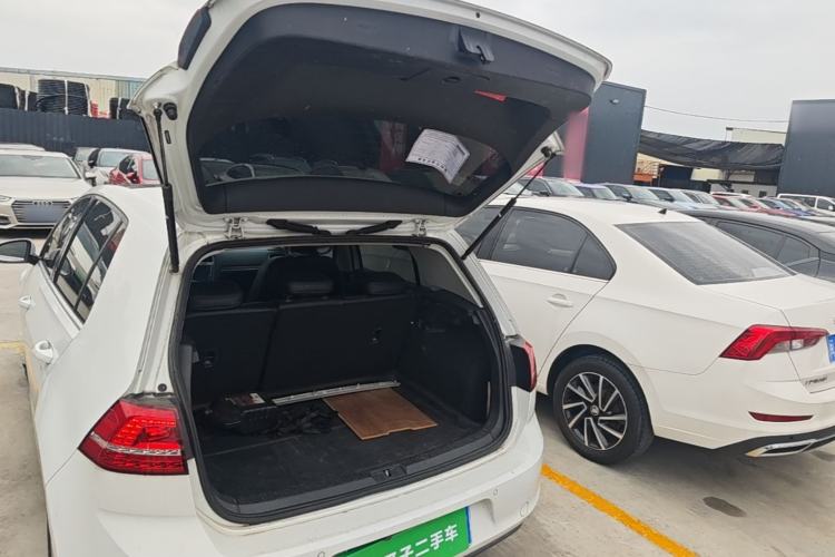 Used Volkswagen Golf 2016 230TSI Automatic Comfort Version Trunk