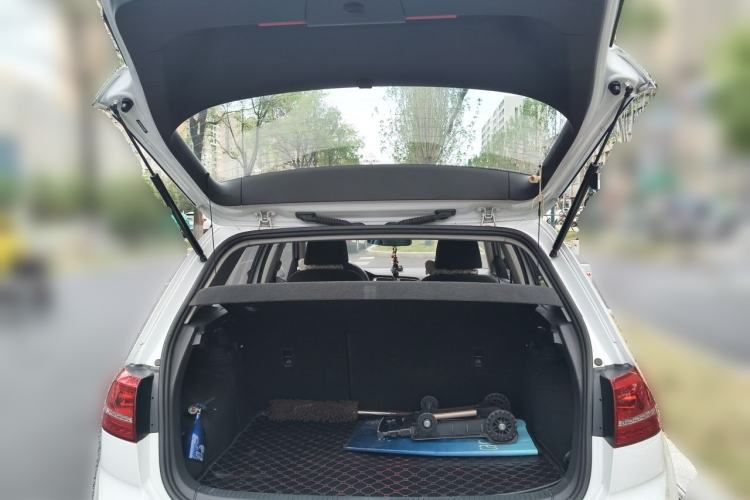 Used Volkswagen Golf 2016 1.6L Automatic Comfort Model Trunk