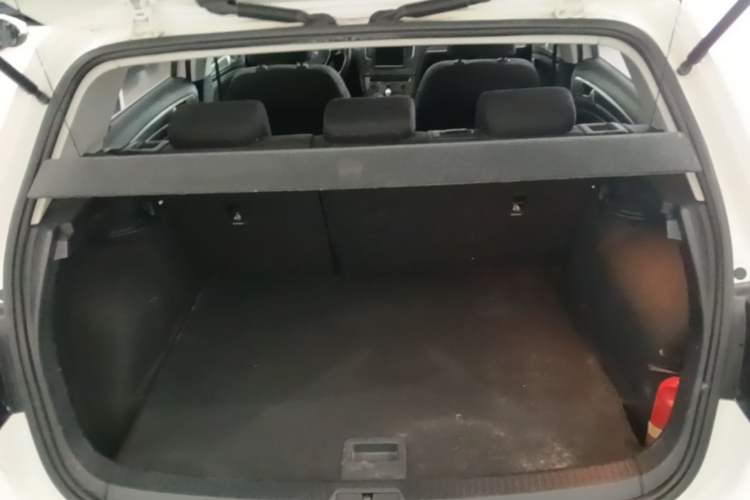 Used Volkswagen Golf 2016 1.6L Automatic Comfort Model Trunk