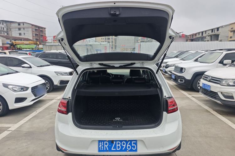 Used Volkswagen Golf 2016 1.6L Automatic Comfort Model Trunk