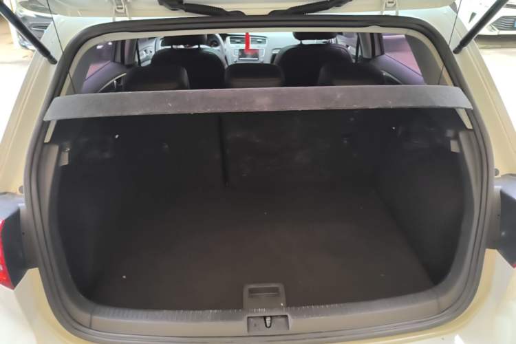 Used Volkswagen Golf 2016 230TSI Automatic Comfort Version Trunk
