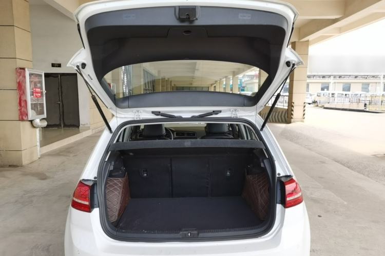 Used Volkswagen Golf 2016 1.6L Automatic Comfort Model Trunk