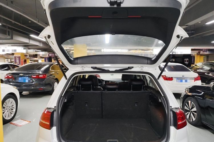 Used Volkswagen Golf 2016 1.6L Automatic Comfort Model Trunk