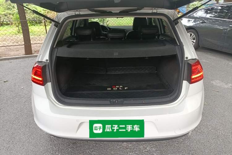 Used Volkswagen Golf 2016 1.6L Automatic Comfort Model Trunk