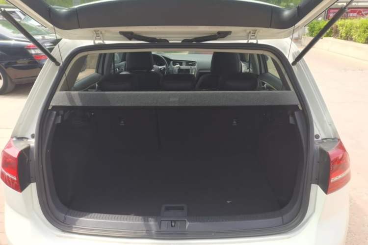 Used Volkswagen Golf 2016 230TSI Automatic Comfort Version Trunk