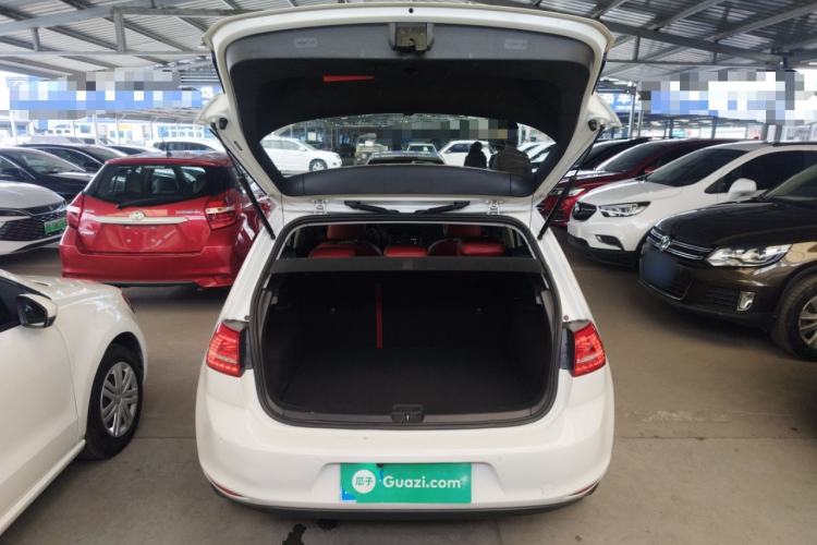 Used Volkswagen Golf 2016 1.6L Automatic Fashion Model Trunk