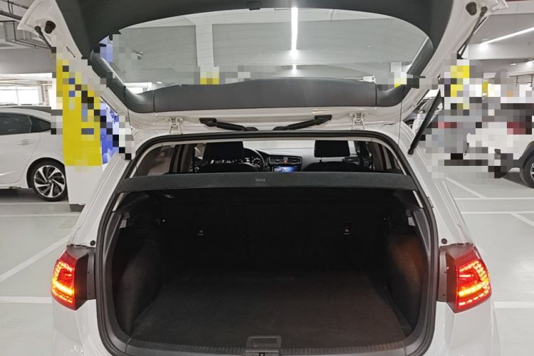 Used Volkswagen Golf 2016 1.6L Automatic Fashion Model Trunk