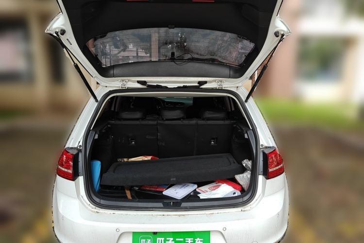 Used Volkswagen Golf 2016 230TSI Automatic Comfort Version Trunk