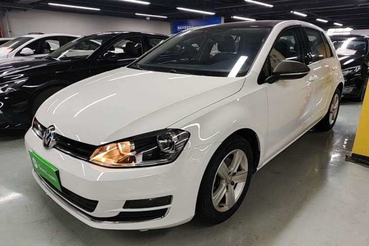 Used Volkswagen Golf 2016 1.6L Automatic Comfort Model Guazi used car, China used car export, Used car for sale, Used Volkswagen cars, Cheapest cars for sale