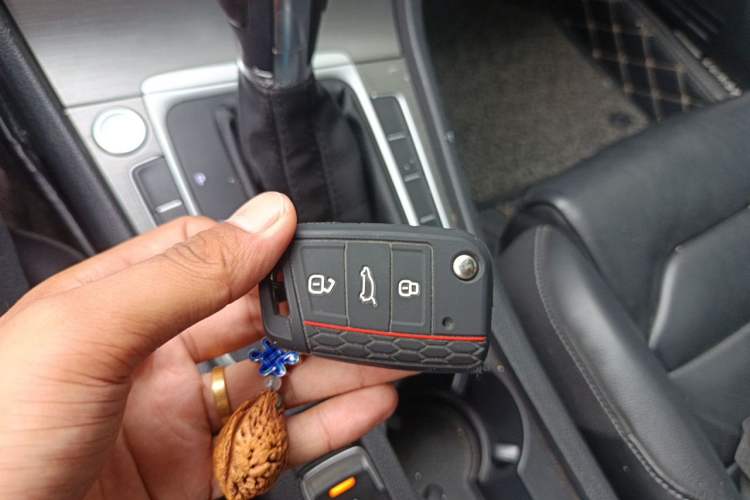 Used Volkswagen Golf 2016 230TSI Automatic Luxury Version Vehicle Key