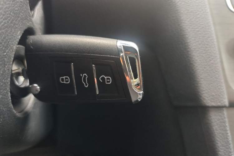 Used Volkswagen Golf 2016 230TSI Automatic Comfort Version Vehicle Key