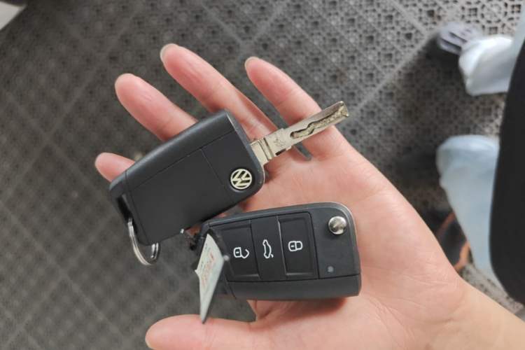 Used Volkswagen Golf 2016 1.6L Automatic Fashion Model Vehicle Key