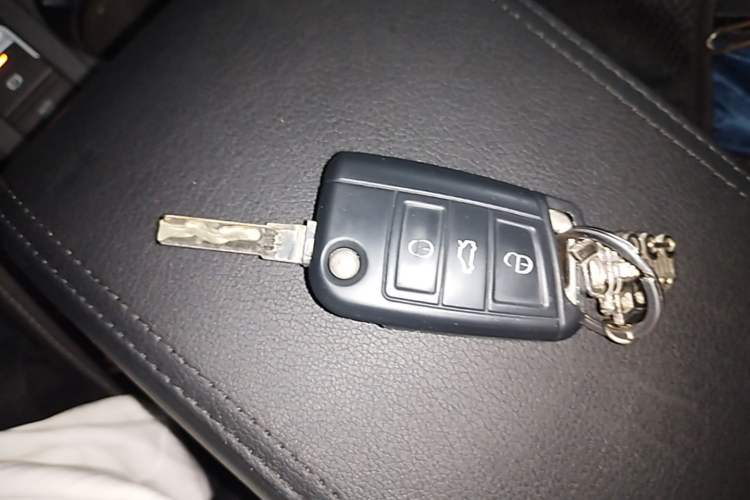 Used Volkswagen Golf 2016 1.6L Automatic Comfort Model Vehicle Key