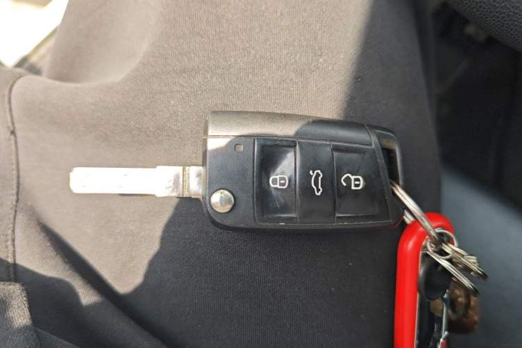 Used Volkswagen Golf 2016 1.6L Manual Fashion Edition Vehicle Key