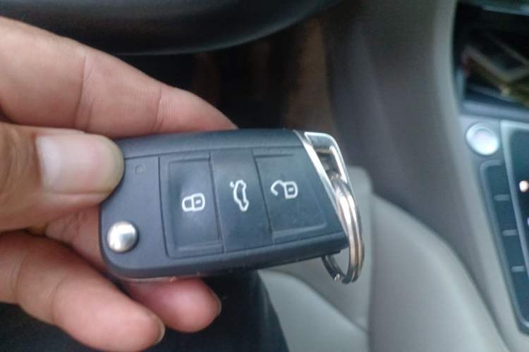 Used Volkswagen Golf 2016 230TSI Automatic Luxury Version Vehicle Key
