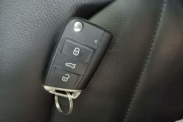 Used Volkswagen Golf 2016 230TSI Automatic Luxury Version Vehicle Key