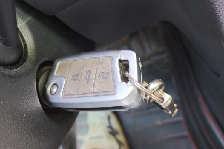 Used Volkswagen Golf 2016 1.6L Automatic Fashion Model Vehicle Key