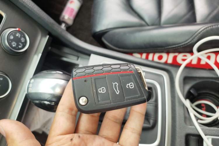 Used Volkswagen Golf 2016 230TSI Automatic Luxury Version Vehicle Key