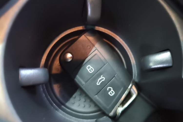 Used Volkswagen Golf 2016 230TSI Automatic Luxury Version Vehicle Key