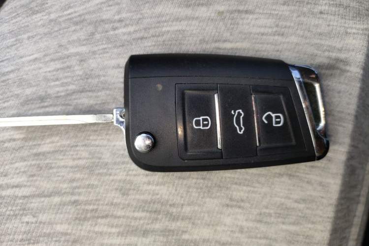 Used Volkswagen Golf 2016 230TSI Automatic Comfort Version Vehicle Key