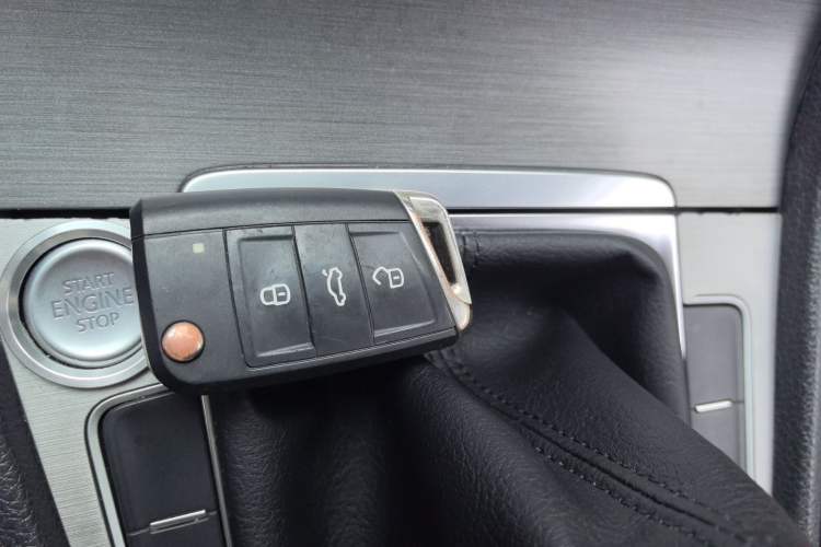 Used Volkswagen Golf 2016 230TSI Manual Comfort Version Vehicle Key