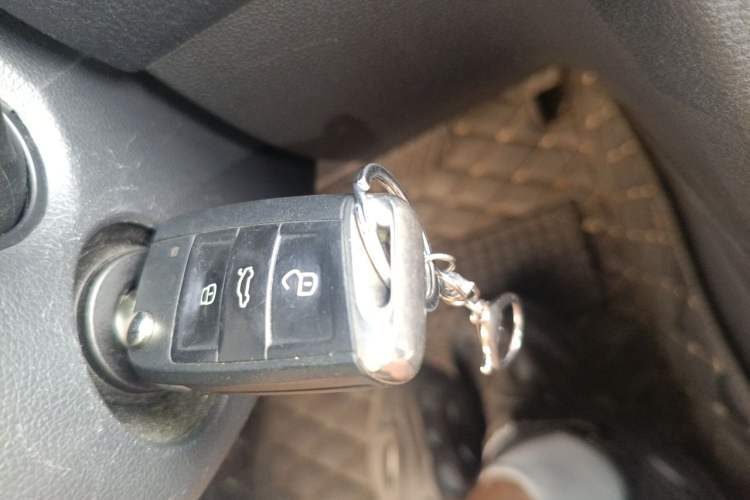 Used Volkswagen Golf 2016 230TSI Automatic Comfort Version Vehicle Key