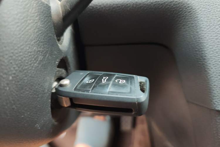 Used Volkswagen Golf 2016 1.6L Manual Fashion Edition Vehicle Key