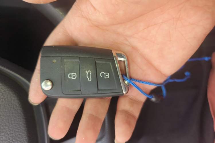 Used Volkswagen Golf 2016 1.6L Manual Fashion Edition Vehicle Key