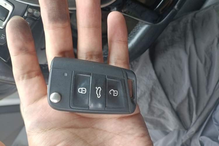 Used Volkswagen Golf 2016 230TSI Automatic Luxury Version Vehicle Key