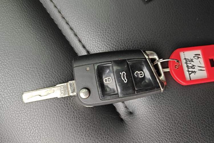 Used Volkswagen Golf 2016 230TSI Automatic Comfort Version Vehicle Key