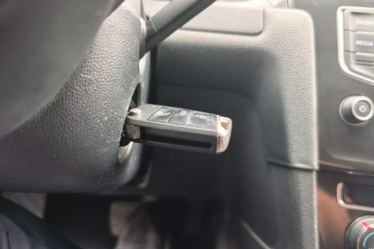 Used Volkswagen Golf 2016 230TSI Automatic Comfort Version Vehicle Key