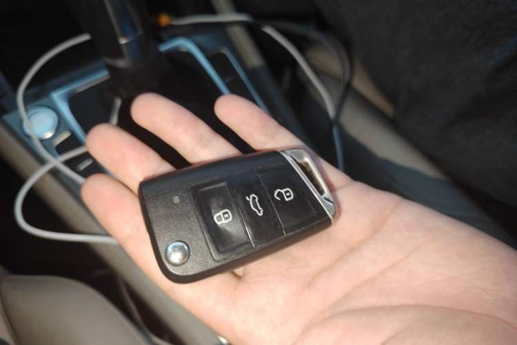 Used Volkswagen Golf 2016 230TSI Automatic Luxury Version Vehicle Key