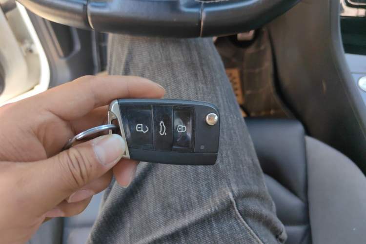 Used Volkswagen Golf 2016 1.4TSI Automatic R-Line Vehicle Key