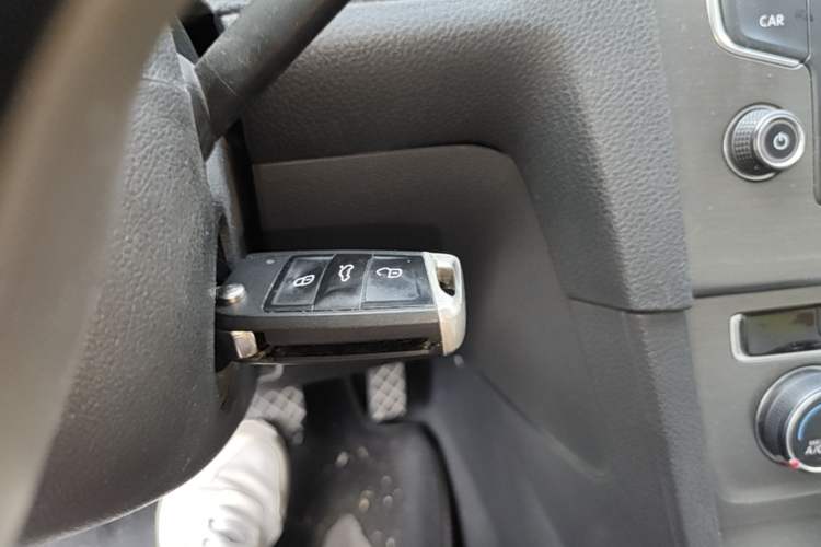 Used Volkswagen Golf 2016 1.6L Automatic Comfort Model Vehicle Key