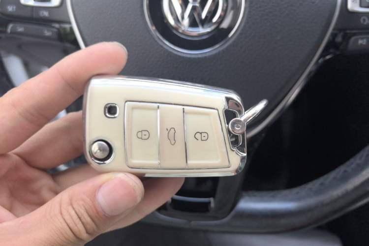 Used Volkswagen Golf 2016 230TSI Automatic Luxury Version Vehicle Key