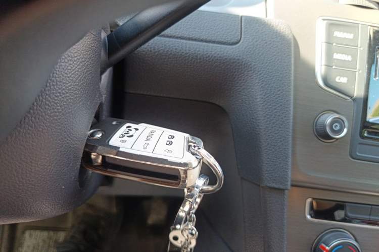 Used Volkswagen Golf 2016 230TSI Automatic Comfort Version Vehicle Key
