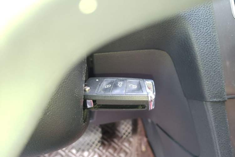Used Volkswagen Golf 2016 1.6L Automatic Fashion Model Vehicle Key