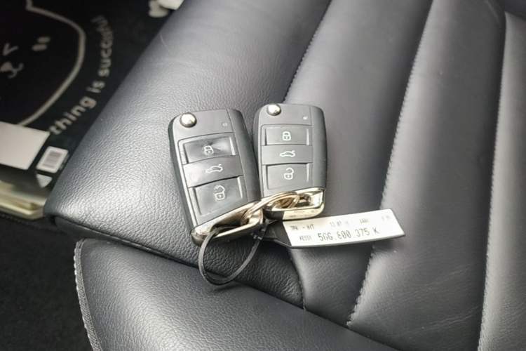Used Volkswagen Golf 2016 230TSI Automatic Luxury Version Vehicle Key