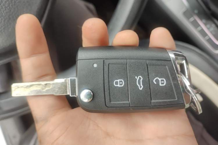 Used Volkswagen Golf 2016 1.6L Automatic Fashion Model Vehicle Key