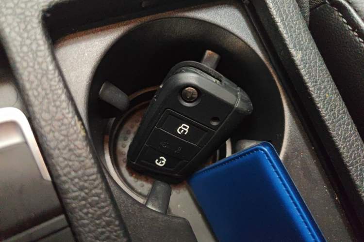 Used Volkswagen Golf 2016 230TSI Automatic Luxury Version Vehicle Key