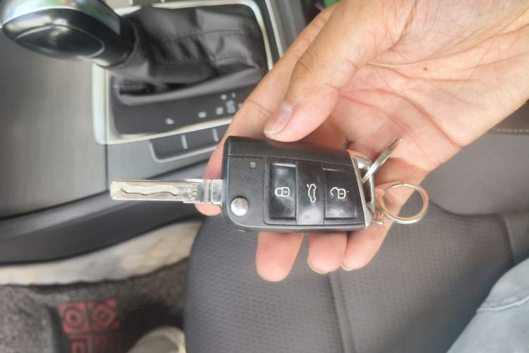 Used Volkswagen Golf 2016 1.6L Automatic Comfort Model Vehicle Key