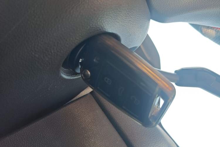 Used Volkswagen Golf 2016 230TSI Manual Comfort Version Vehicle Key