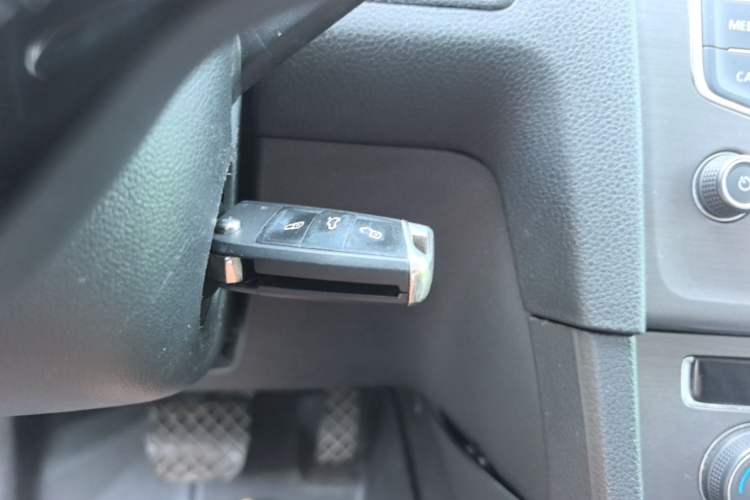 Used Volkswagen Golf 2016 230TSI Automatic Comfort Version Vehicle Key
