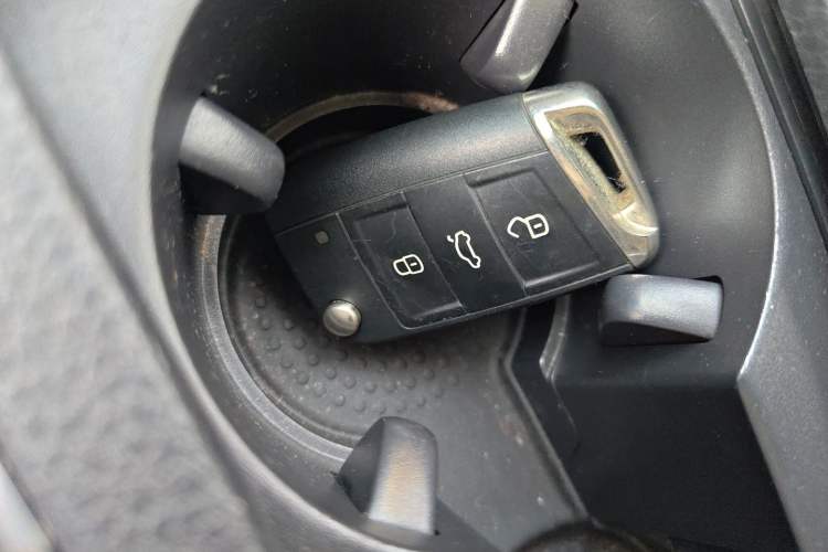 Used Volkswagen Golf 2016 230TSI Automatic Luxury Version Vehicle Key